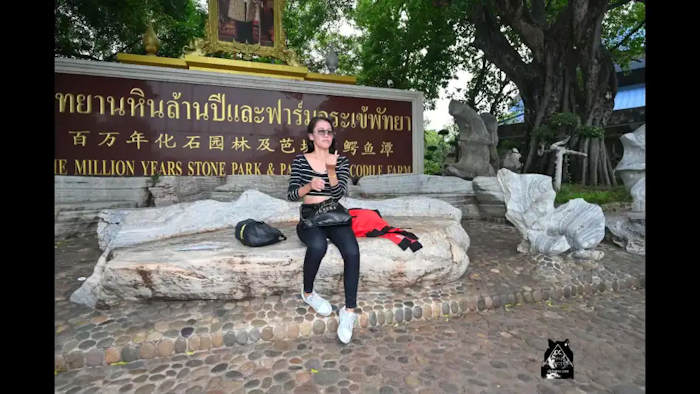 Pattaya Crocodile Farm Video of Phang and Mali 