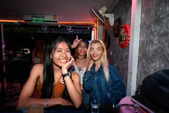 Lin Ly (Ying Ynag), Gee, and Mali