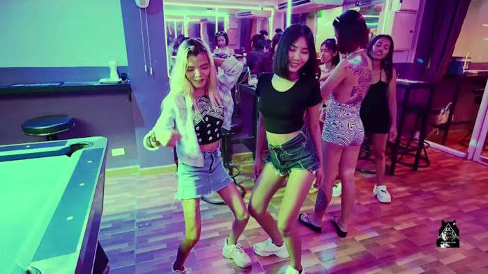 Video:  Mali and Koy let her rip