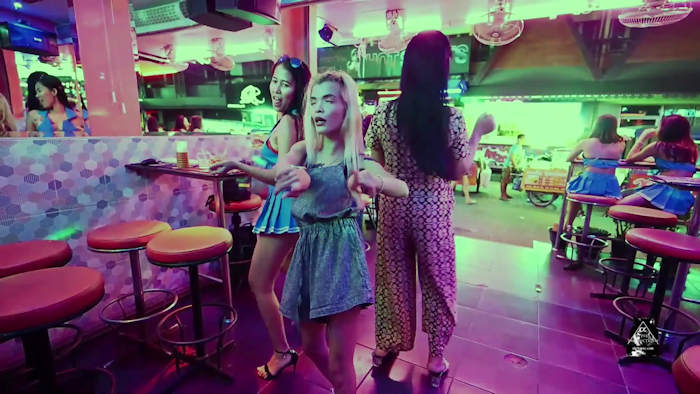 Video:  Mali, Phang and the gang at Smoke and Kisses